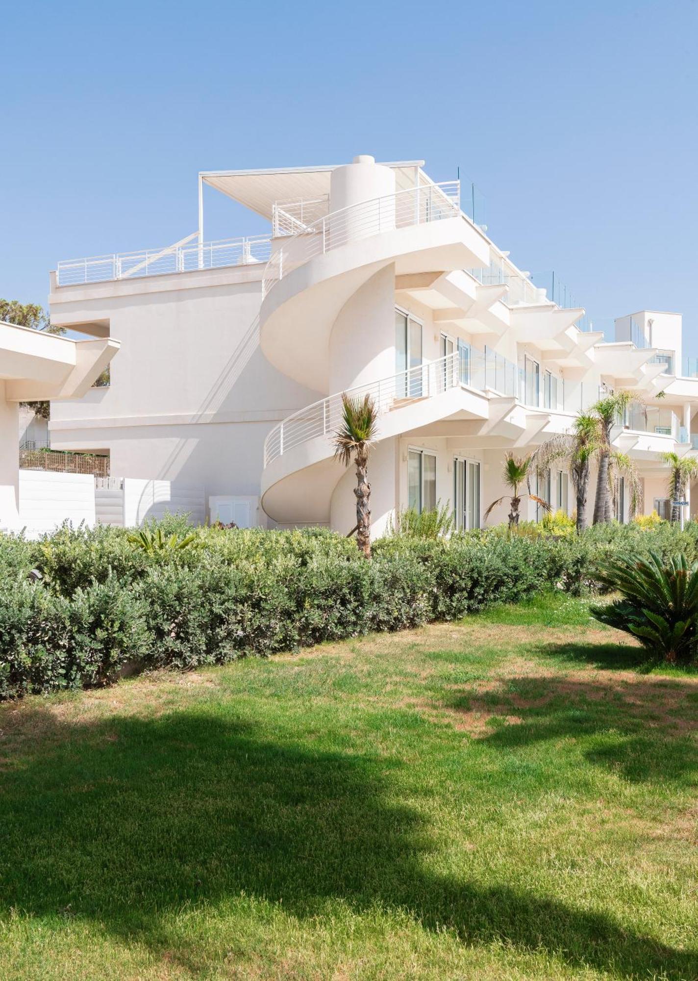 Jonium Hotel - Amazing Sea View And Swimming Pool Pulsano Exterior photo