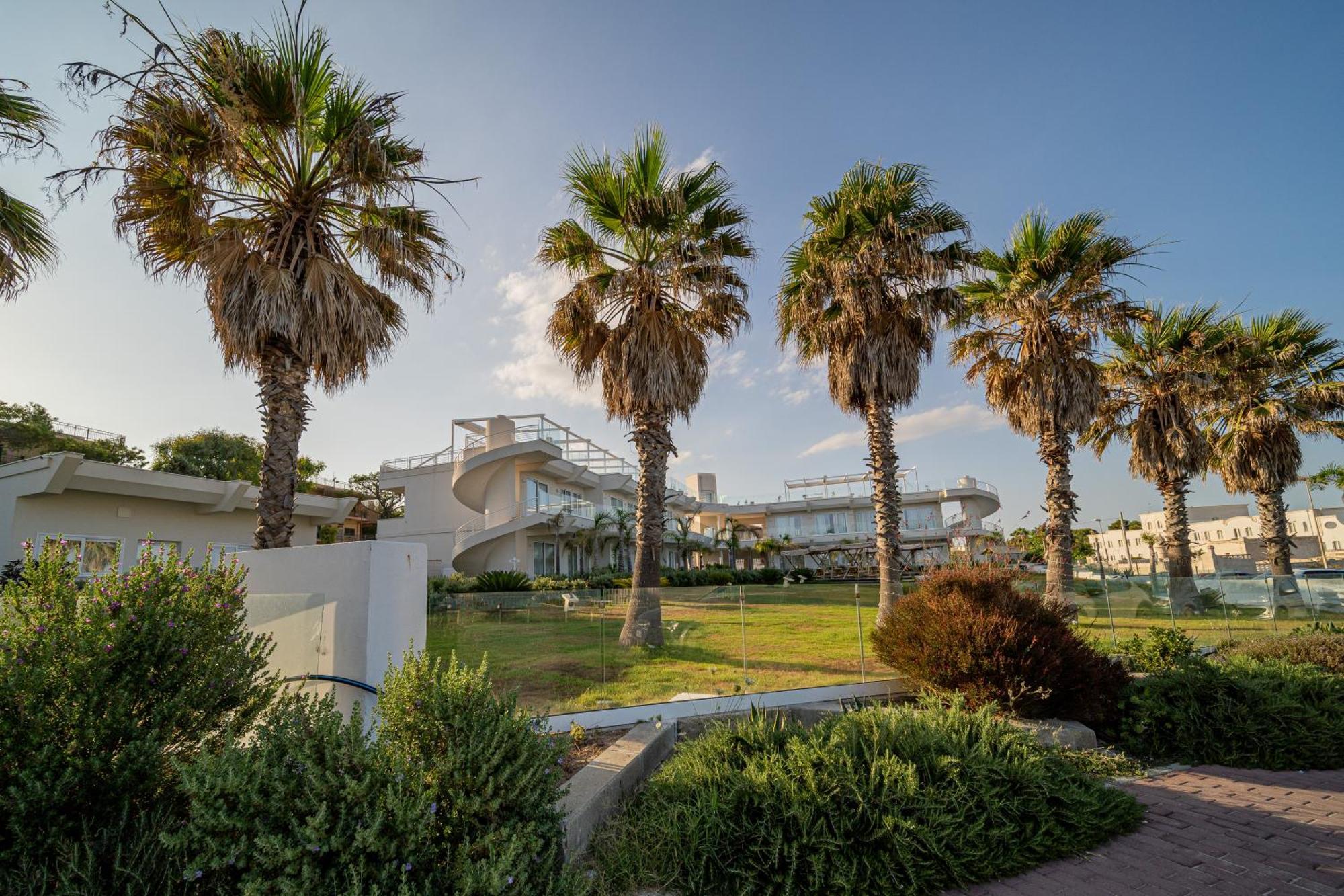 Jonium Hotel - Amazing Sea View And Swimming Pool Pulsano Exterior photo