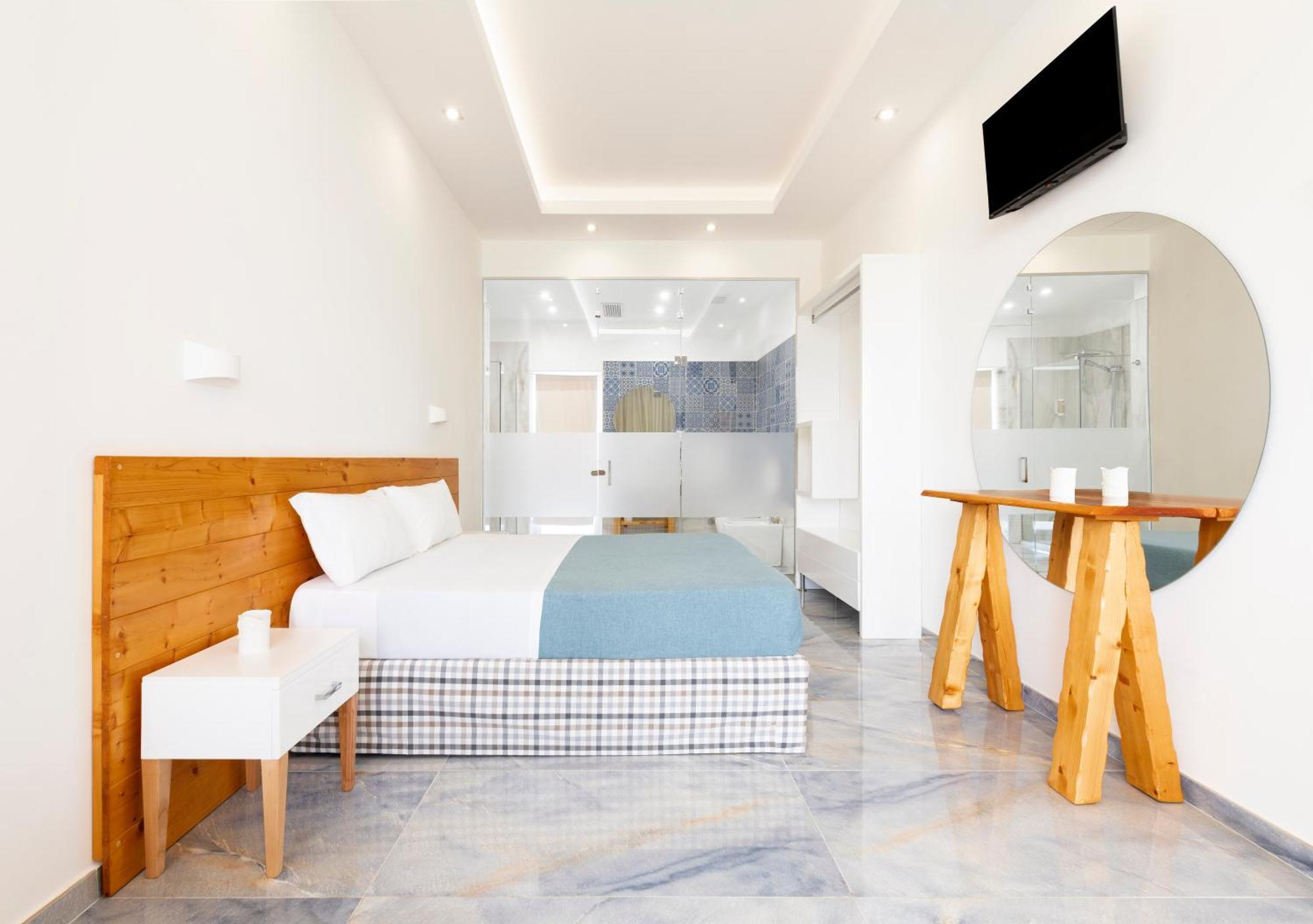 Jonium Hotel - Amazing Sea View And Swimming Pool Pulsano Exterior photo